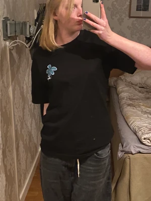 Stussy t-shirt - Intressekoll på denna lite unika stussy tröjan, den har aldrig blivit använd 
