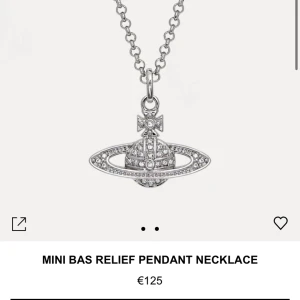 Vivienne Westwood necklace - Säljer mitt fina halsband, digitalt kvitto finns. Påse finns också. 