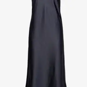 Selling this beautiful Filippa K dress because I have it two colors and I prefer the other one more, brand new never worn 
