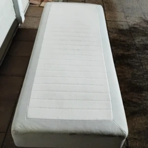 IKEA säng - Bra kvalitet.