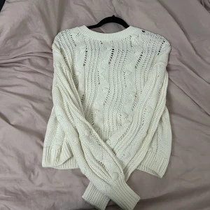 vila tröja - säljer då den aldrig kommer eller har kommit till användning! köpte typ 2019 så tror inte den finns kvar i butik💓