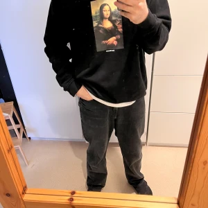 Sweatshirts  - Skick för båda två är 8/10, har samma storlek, båda två L, ledig passform 