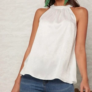 Topp - Vit fin topp💓 aldrig använd helt som ny💓