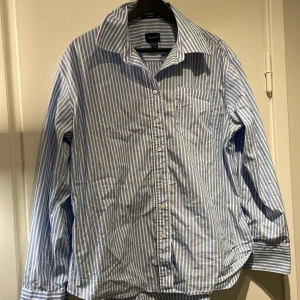 randig skjorta GANT  - Skjorta från GANT. Storlek 38 