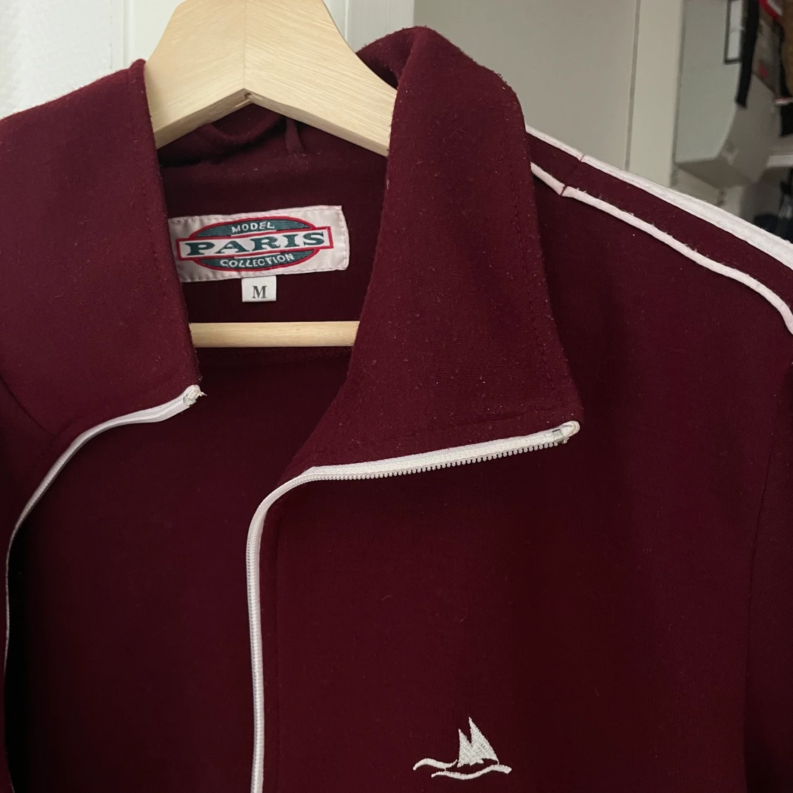 Vinröd jack/kofta - 90