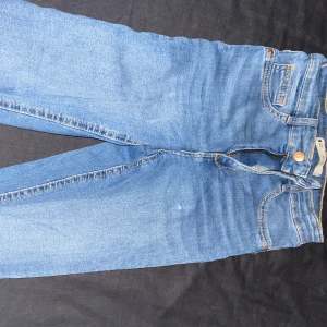 Molly jeans - Knappt använda, säljer pga för små  Gina tricot Molly jeans