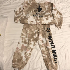  mjukisbyxor mjukis tröja  -  jätte sköna byxor och tröja 