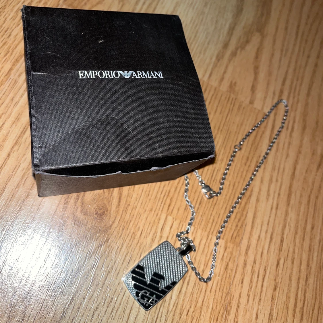 Armani Halsband i orginalförpackning