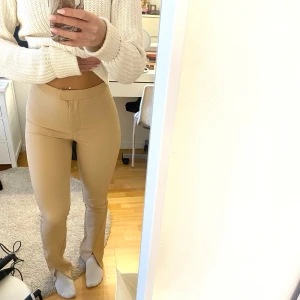 Kostymbyxor nakd  - Kostymbyxor ifrån nakd som är slutsålda, använda ca 2 ggr 