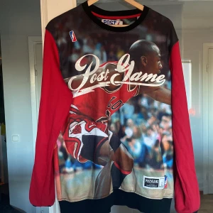 Post Game Michael Jordan sweatshirt stl L - Inköpt begagnad i New York 2017. Knappt använd för inte min stil. 