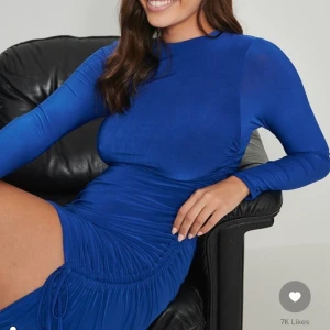 Blå klänning NA-KD - Snygg blå festklänning från NA-KD, använd en gång. 