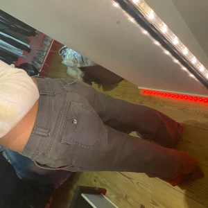 Lågmidjade jeans  - Ädnvänder inte längre så säljer 💕 tryck ej på köp nu