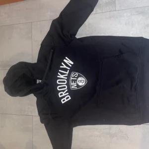 New era  - Nypris 1100 storlek  m, som ny knappt använd för den var för liten för mig