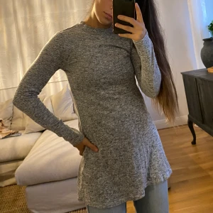 Kappahl tröja. - Grå tröja i fint material, aldrig använt.