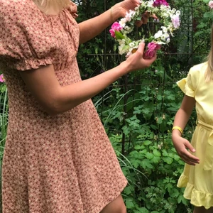 Sommarklänning  - Underbar klänning från New Look. Passar till alla tillfällen under sommaren! 🌷Paketpris vid köp av fler plagg! Priset går alltid att diskutera💓