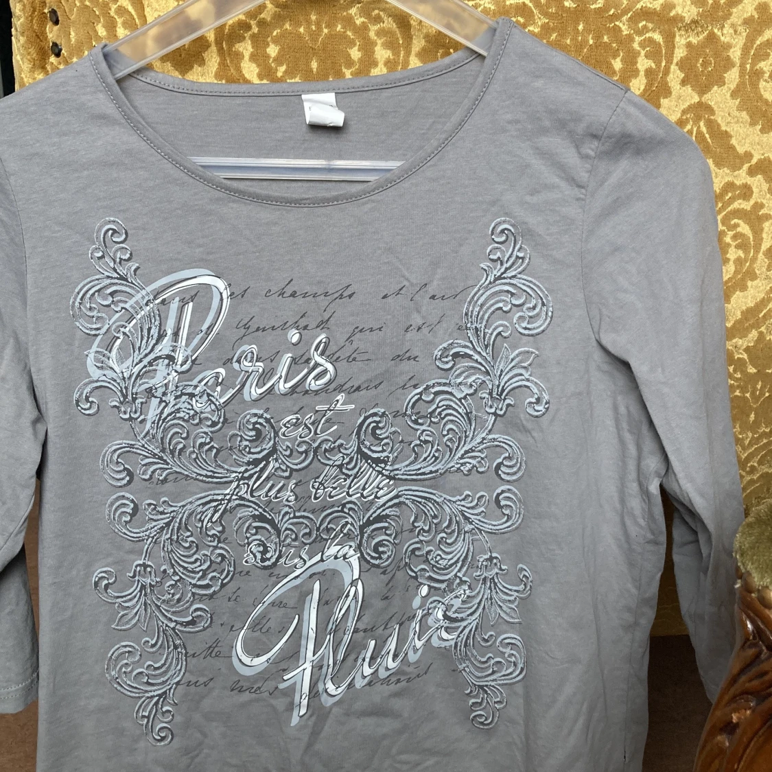 Tröja med fint tryck :)