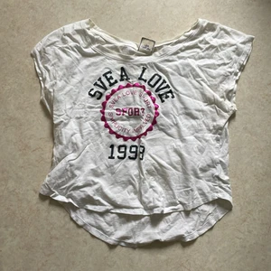 Vit tshirt - Vit tshirt med tryck.