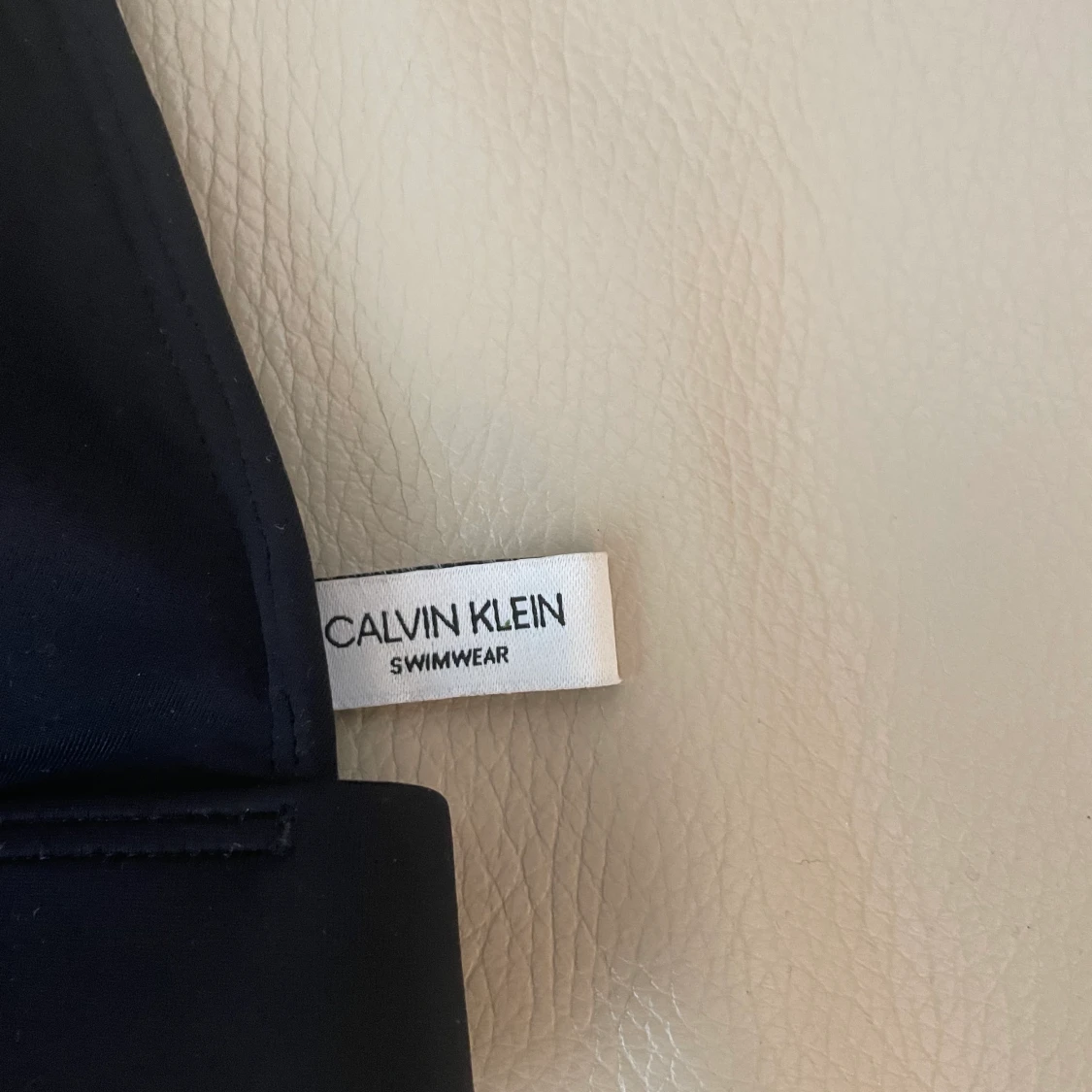 Calvin Klein bikini överdel  - 91