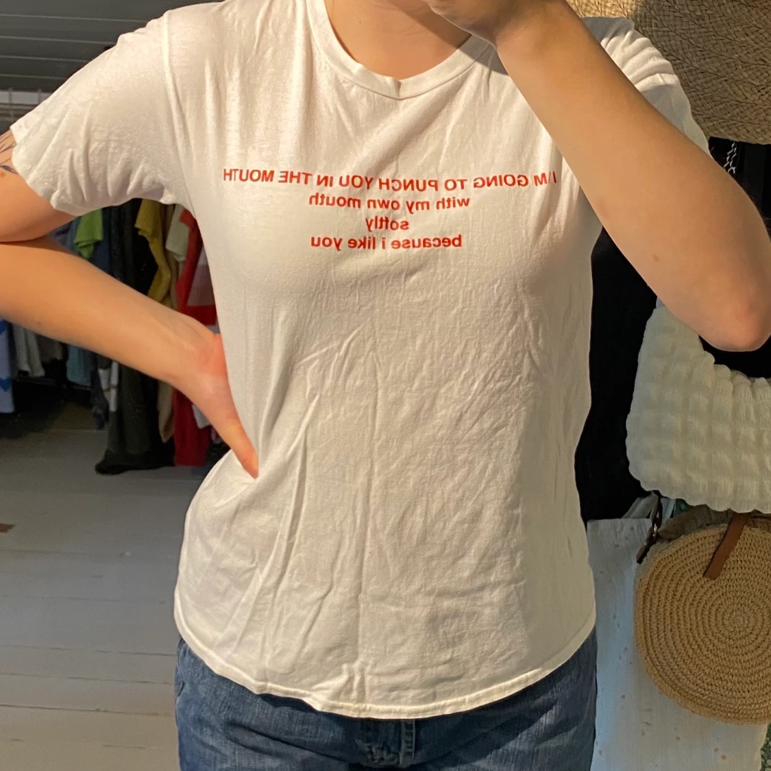 Vit t-shirt med tryck