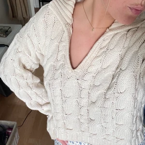 Tröja - Stickad tröja från NA-KD lite croppad men så mysig!!