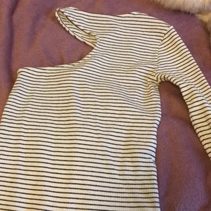 Tröja strl small - En långärmad tröja randig randig 