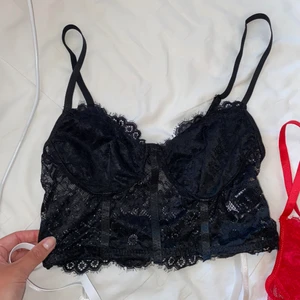 Spetstoppar - Säljer tre helt oanvända så snygga spetstoppar😍 hör av er om ni vill ha fler bilder. 70kr/st❣️