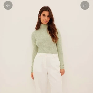 Pastellgrön tröja - Jättefin pastellgrön tröja som bara är använd en gång! 