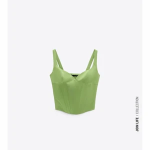 korsett topp - Kollar intresset på denna slutsålda korsett topp från Zara innan jag skickar tillbaka. Aldirg använd. Storlek M. Frakt ingår i priset. 