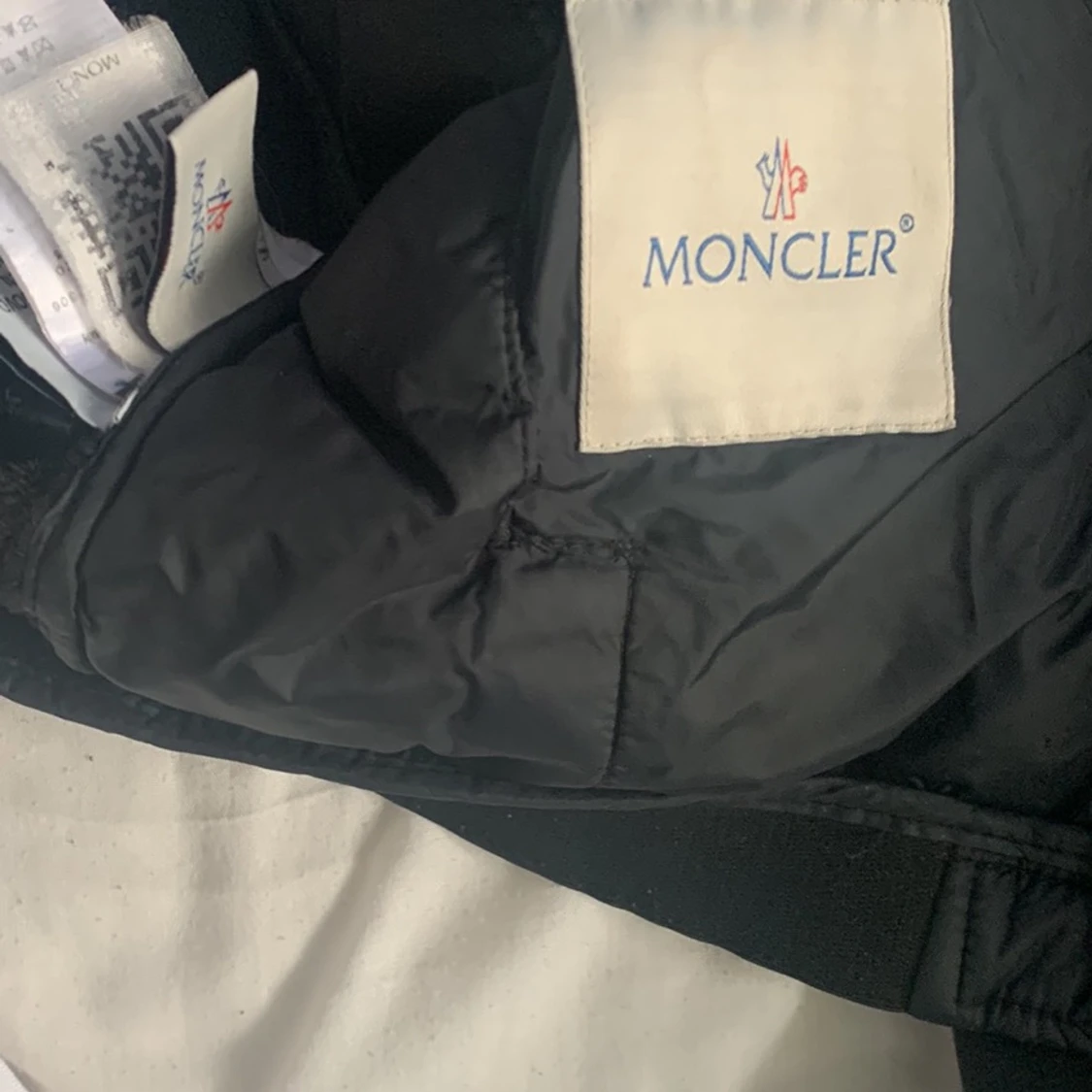 Moncler jacka  - 90