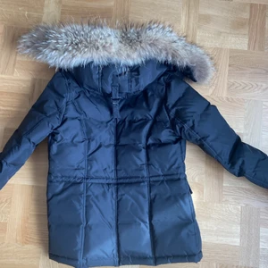 Vinterjacks CHELSEA  - En dun vinterjacka i storlek 40. Ca 4 år gammal, hel och fin. 