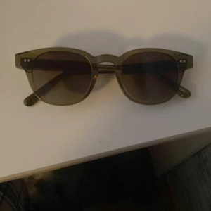 chimi glasögon - äkta chimi gladögon  bra skick, knappt andvända 700kr 