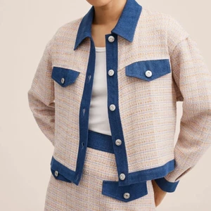 Tweed set - Supergulligt tweed set från Mango i storlek S. Jackan har endast använts 2 gånger och kjolen är helt oanvänd med lapparna kvar. Finns möjlighet att köpa separat. Köparen står för frakt!! 🤍