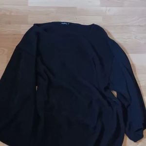 Stickad klänning  - Aldrig använd 