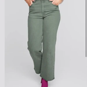 Wide Fit May jeans  - Andvänt fåtal gånger,Säljer då dom inte andvänds. 