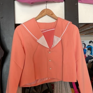 Kawaii tröja - En gullig tröja från Kawaii.se, har aldrig använt. Står M men tror S kan använda också. Köparen står för frakt.  Warning! Mitt hem är fullt av olika djur, så tvätta noga innan användning! (Jag tvättar allt i förhand) 