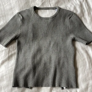 Zara topp - En super duper fin topp från zara!! Aldrig använd,  den kommer tyvärr tyvärr inte till användning 🌟🌟