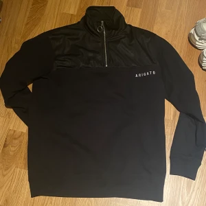 Axel Arigato  - Storlek S, passar även flesta M Frakt tillkommer 