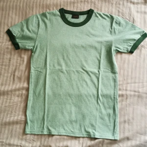 Pop England T shirt grön - Pop England T shirt som ny