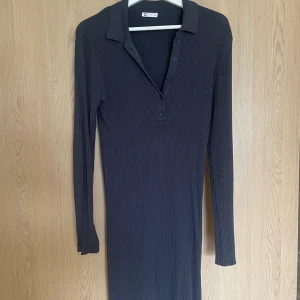 Klänning - Klänning från bikbok, använd ett fåtal gånger! 