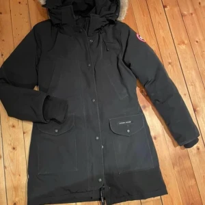 Dam jacka - Canada Goose utan luva strl S/M