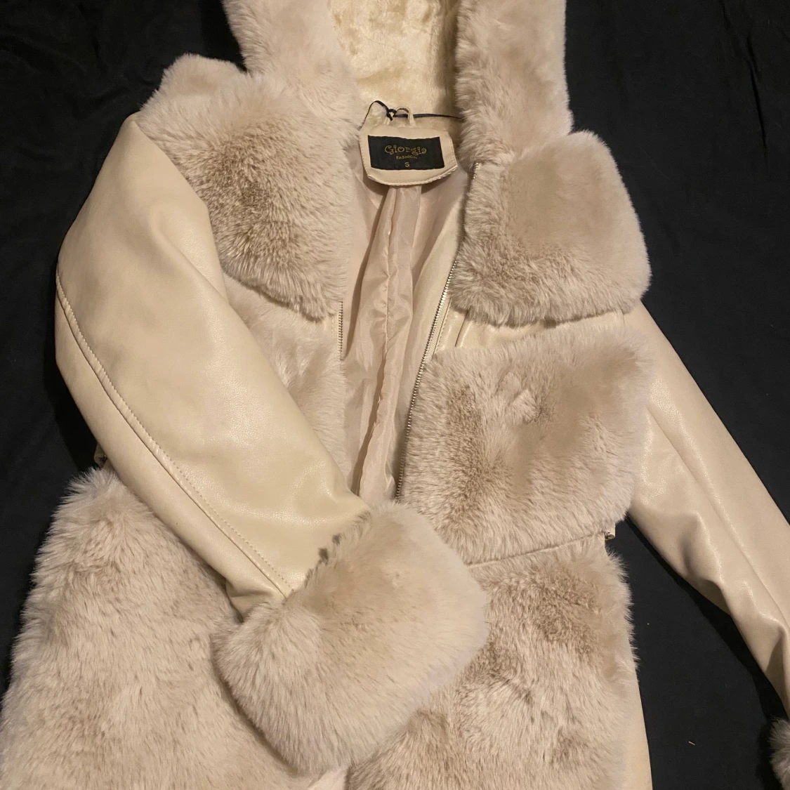 Faux fur jacket storlek S - 90