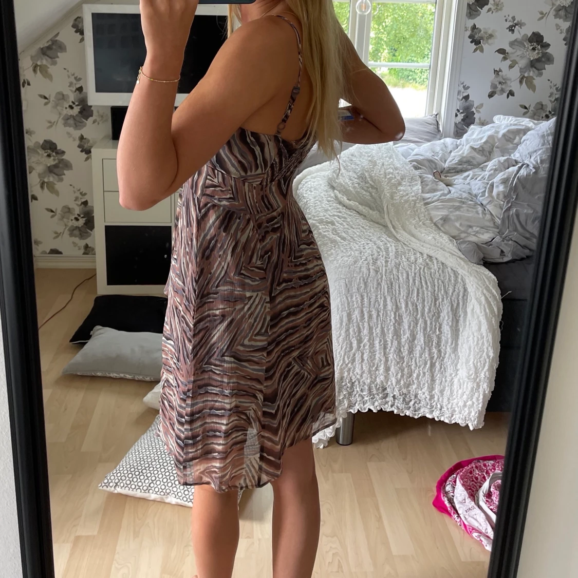 Mönstrad klänning - 91