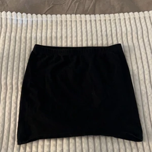 Kort tygkjol - Superfin trendig kort tygkjol. Använts fåtal gånger, så i nyskick! 