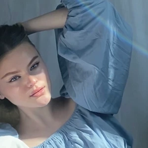 NAKD  - Säljer denna otroligt vackra topp/blus från NAKD då den tyvärr inte kommit till användning, den är endast använd 1 gång! Taggen sitter till och med kvar💓storlek 36