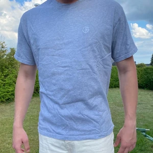 Polar t-shirt  - Polar t-shiit i jättebra skick.   Storlek: M   Pris: 320kr 