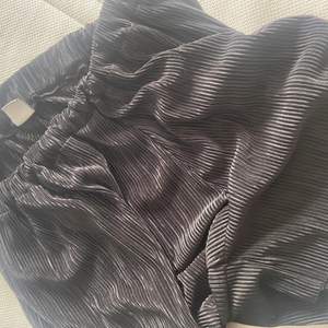 Super sköna svart shorts som ska se ut som en kjol
