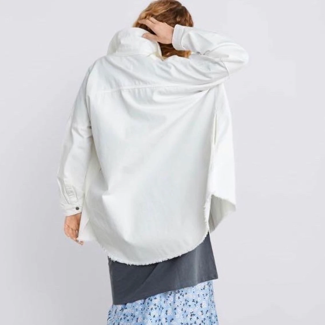 Vit oversize jeansjacka ZARA strl. S - 90