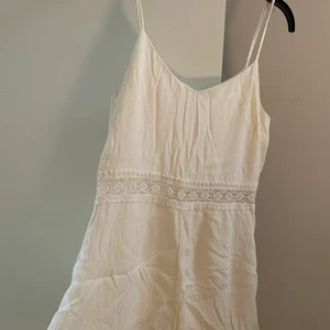 Jumpsuit  - Använd fåtal gånger. Bra skick. Säljaren står för frakten 