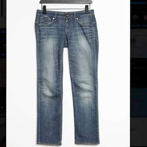 Lågmidjade raka jeans från Gstar i strl 26x34 enligt Zalando preowned. Köpte dom därifrån👍
