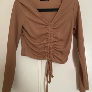 SHEIN  - En topp från SHEIN i storlek s använd 1 gång. 